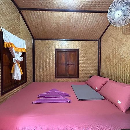 Pinks Bungalow Baan Tai Esterno foto