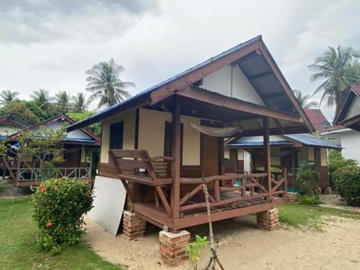 Pinks Bungalow Baan Tai Esterno foto