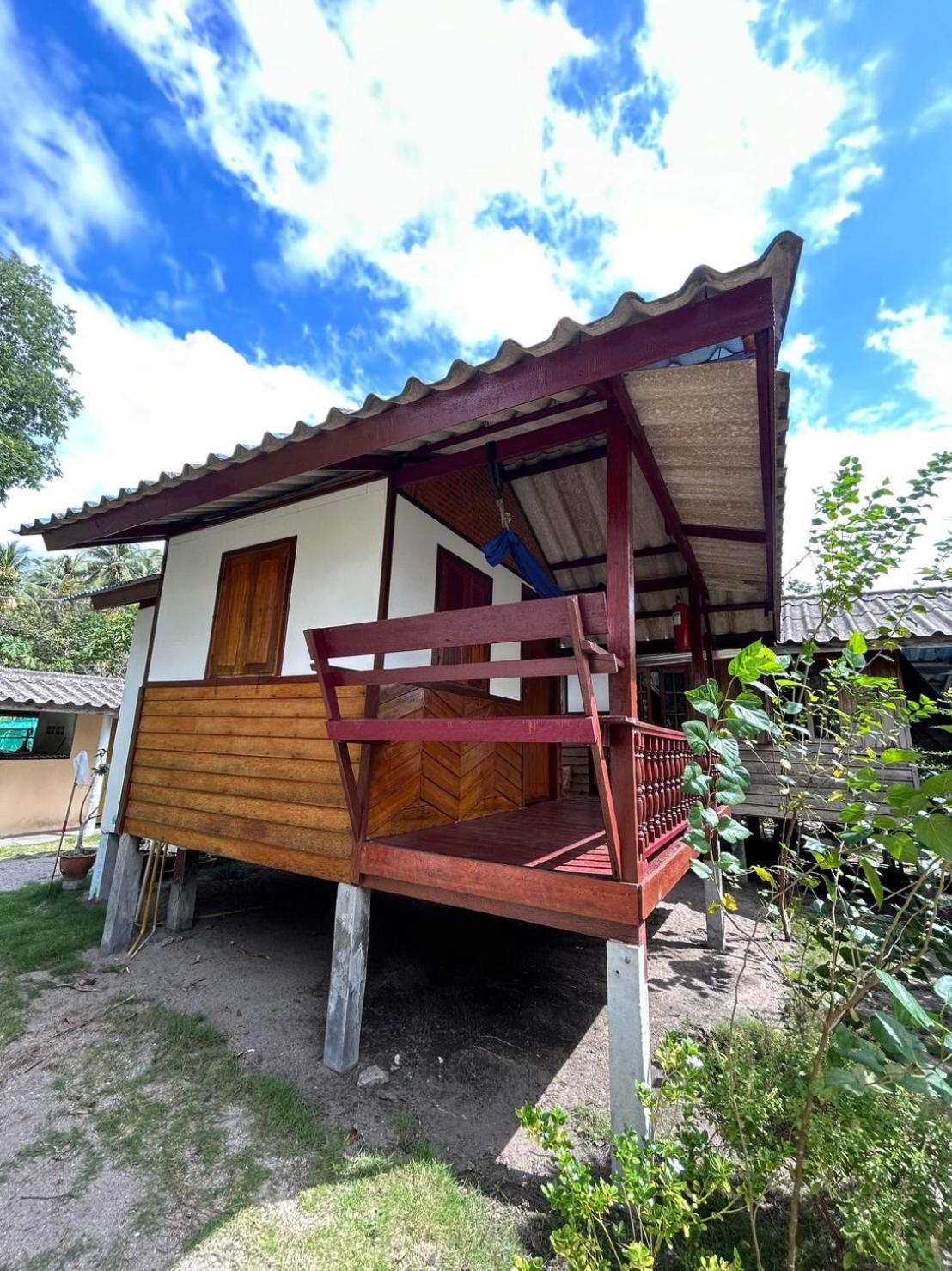 Hotel Pinks Bungalow Baan Tai Esterno foto