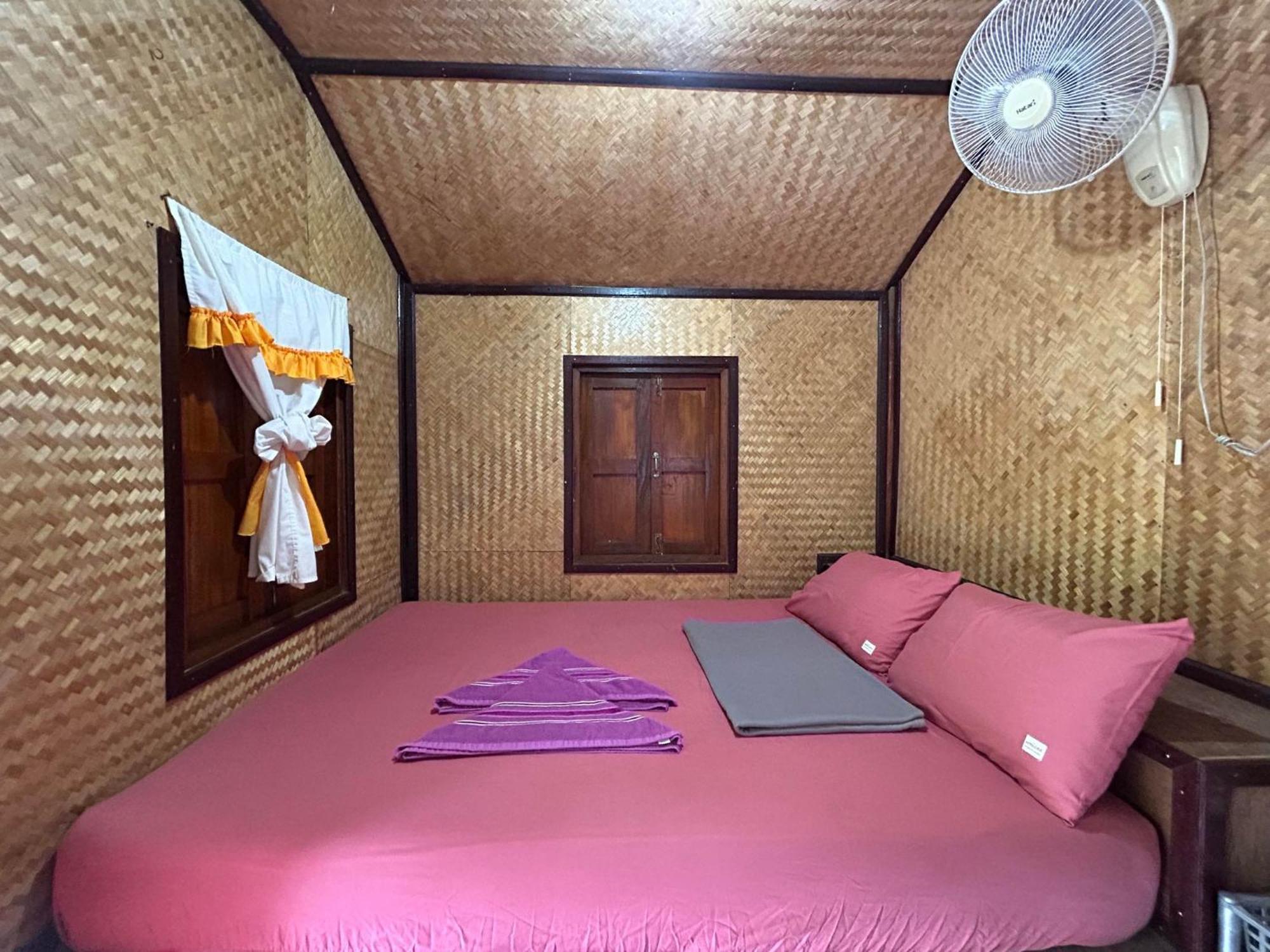Pinks Bungalow Baan Tai Esterno foto