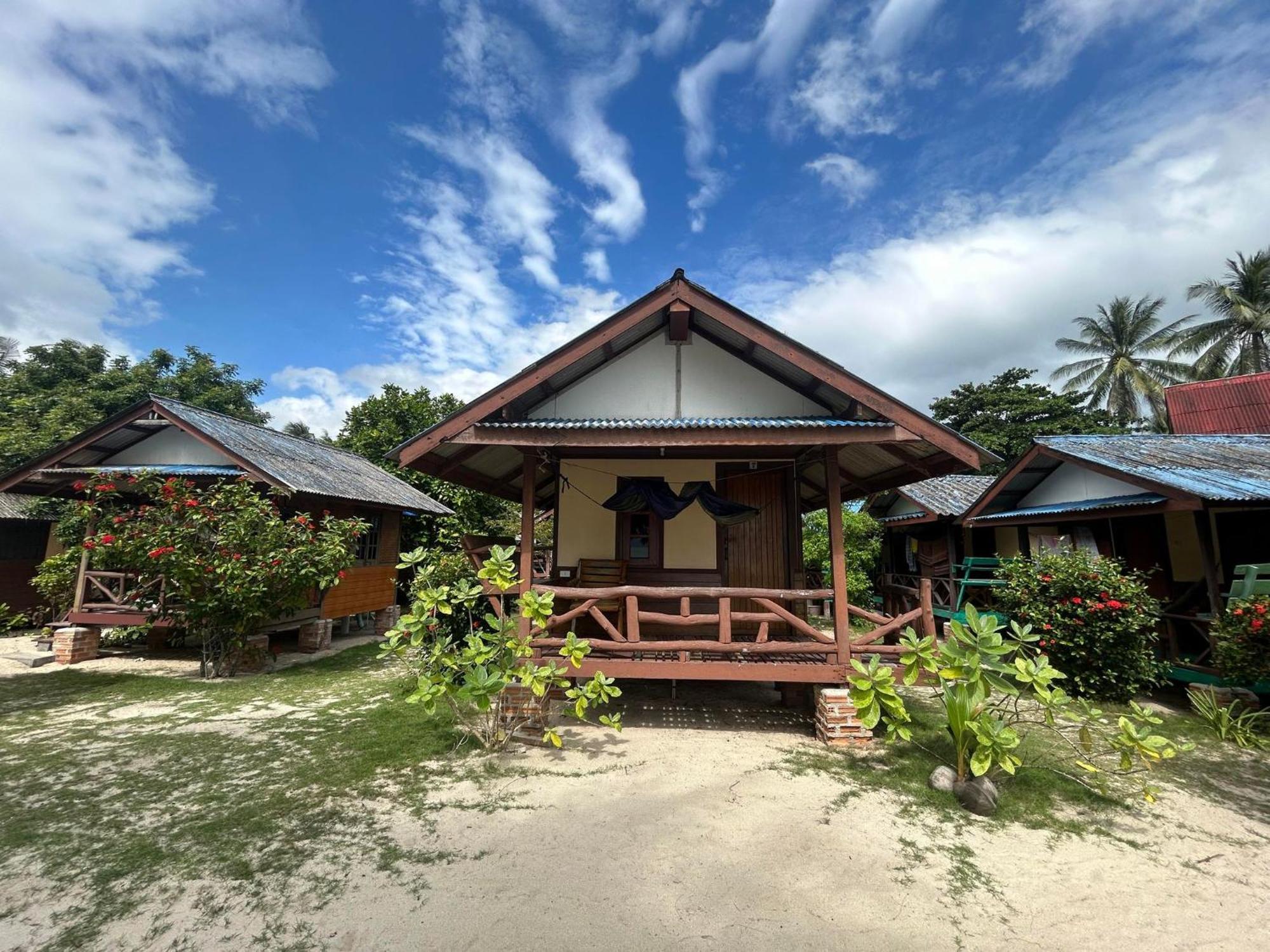 Pinks Bungalow Baan Tai Esterno foto